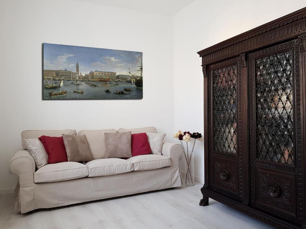 Ca' Dea Gondoea Venice